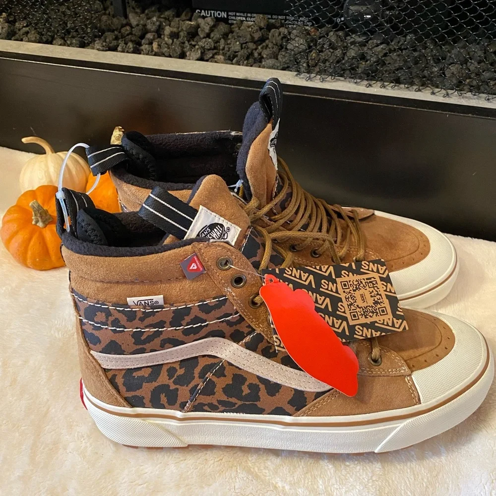 ✨NWT✨ Vans Sk8-HI MTE-2 Shoe - Women's 10.5